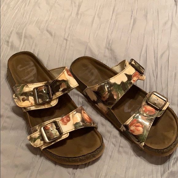 Sandals - Picture 3 of 3